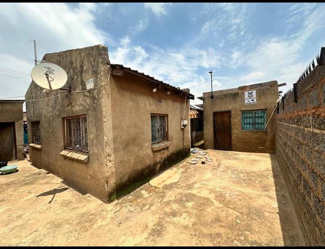 8 BEDROOM HOUSE FOR SALE IN RONDEBULT